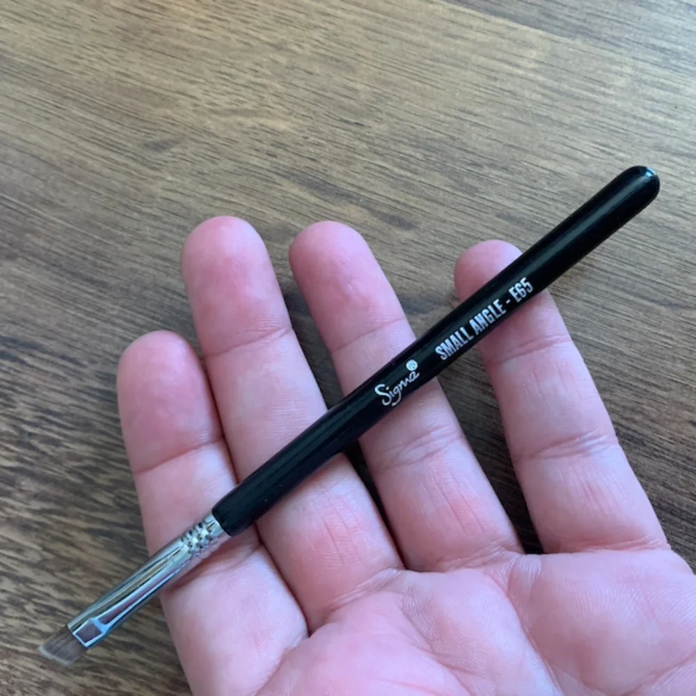 🆕 Sigma E65 Small Angle Brush